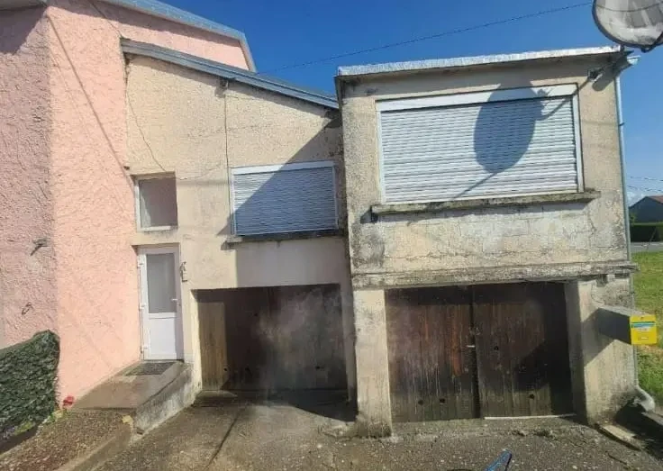 peinture façade à mulhouse avec nettoyage préalable des murs pour garantir une accroche durable